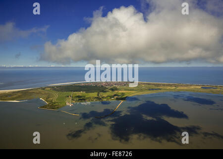 Hafen und Flinthörn, Wattenmeer, niedrige Wolken, Antenne, Langeoog, Nordsee, Nordsee Insel, Ostfriesischen Inseln, Niedersachsen, Stockfoto