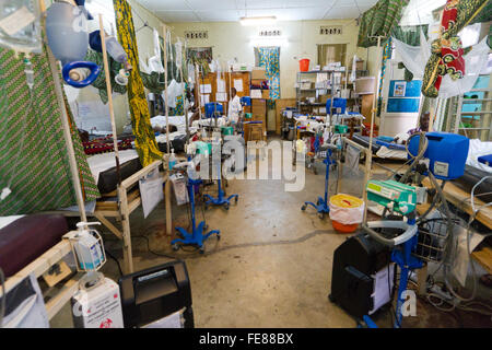 Intensivstation im Krankenhaus MSF Rutshuru, Provinz Nord-Kivu, demokratische Republik Kongo, demokratische Republik Kongo, Afrika Stockfoto