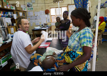 Intensivstation im Krankenhaus MSF Rutshuru, Provinz Nord-Kivu, demokratische Republik Kongo, demokratische Republik Kongo, Afrika Stockfoto