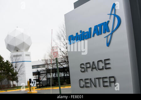 Ein Logo Zeichen außerhalb der Hauptsitz der Orbital ATK Inc. in Dulles, Virginia am 1. Januar 2016. Stockfoto