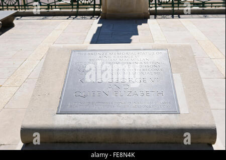 Eine Gedenktafel für König George VI und Königin Elizabeth in der Nähe der Mall, London, Vereinigtes Königreich. Stockfoto