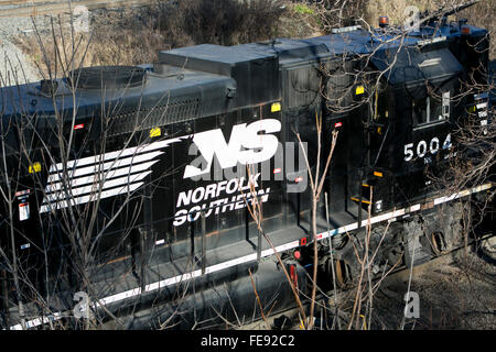 Norfolk Southern Railway Lokomotiven auf der Norfolk Southern Enola Werft in Enola, Pennsylvania am 3. Januar 2016. Stockfoto