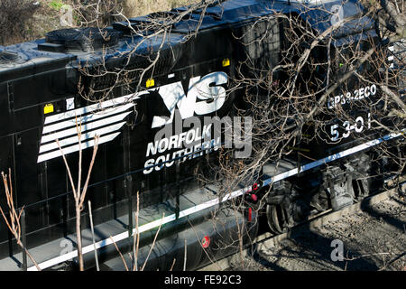 Norfolk Southern Railway Lokomotiven auf der Norfolk Southern Enola Werft in Enola, Pennsylvania am 3. Januar 2016. Stockfoto