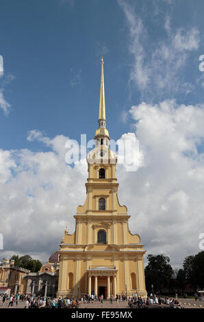 Die St. Peter und Paul Kathedrale in der Peter und Paul-Festung in St. Petersburg, Russland. Stockfoto