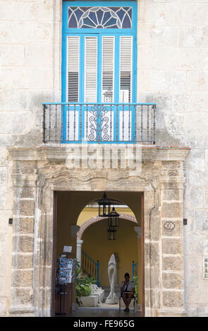Straße der schönen Altstadt von Havanna, Kuba Stockfoto