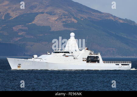 HNLMS Groningen (P843), ein Patrouillenboot der Holland-Klasse von der niederländischen Marine, während der Übung Joint Warrior 15-1. Stockfoto