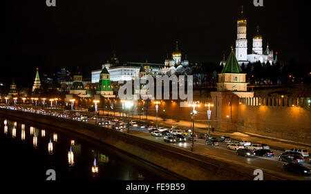 Moskau, Russland. 4. Februar 2016. Der Kreml, gesehen von einer Brücke über die Moskwa in Moskau, Russland, 4. Februar 2016. Foto: Sven Hoppe/Dpa/Alamy Live News Stockfoto