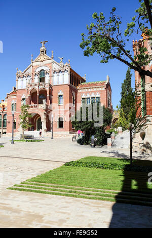 Detaillierte modernistische Architektur machte ich mich auf dem Gelände des Hospital De La Santa Creu Sant Pau in Barcelona, Spanien. Stockfoto