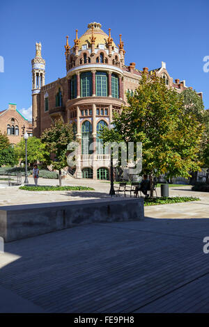 Detaillierte modernistische Architektur machte ich mich auf dem Gelände des Hospital De La Santa Creu Sant Pau in Barcelona, Spanien. Stockfoto