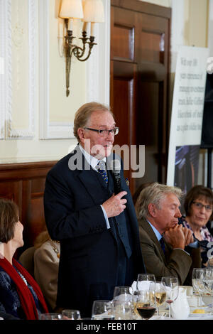 Robert Hardy bei der Oldie des Jahres Awards 2016 Stockfoto