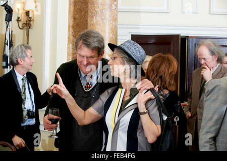 Maureen Lipman und Jeremy Lewis in den Oldie des Jahres 2016 Stockfoto