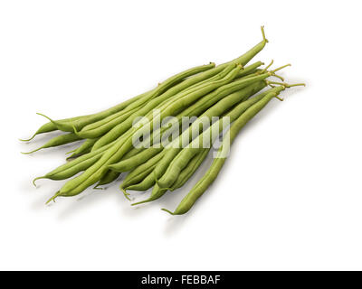 Organische Bohnen grün auf weißem Hintergrund Stockfoto