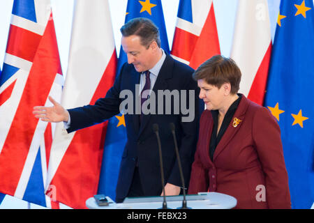 Warschau, Polen. 5. Februar 2016. Treffen der Premierminister des Vereinigten Königreichs David Cameron und Politiker, Premierminister von Polen Beata Szydlo in Staatskanzlei des Ministerpräsidenten Polens am 5. Februar 2016 in Warschau, Polen. Bildnachweis: MW/Alamy Live-Nachrichten Stockfoto