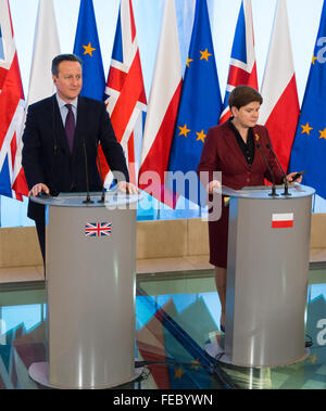 Warschau, Polen. 5. Februar 2016. Treffen der Premierminister des Vereinigten Königreichs David Cameron und Politiker, Premierminister von Polen Beata Szydlo in Staatskanzlei des Ministerpräsidenten Polens am 5. Februar 2016 in Warschau, Polen. Bildnachweis: MW/Alamy Live-Nachrichten Stockfoto