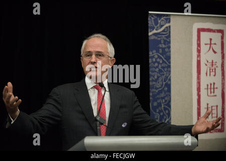 Canberra, Australien. 5. Februar 2016. Australischer Premierminister Malcolm Turnbull hält eine Rede bei der offiziellen Eröffnungsfeier der himmlischen Reiches Ausstellung in der National Library of Australia, Canberra, der Hauptstadt von Australien, 5. Februar 2016. Einige 170 Elemente, 88 davon aus der chinesischen Nationalbibliothek sind, sind in der Ausstellung über Chinas letzte Reich, der Qing-Dynastie (1644-1911) angeordnet. Bildnachweis: Justin Qian/Xinhua/Alamy Live-Nachrichten Stockfoto