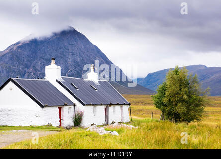 Black Rock Cottage mit der Buachaille Etive Mor in den Hintergrund, Glencoe, Highlands, Schottland Stockfoto