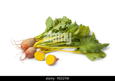 Frische rohe gelbe Rüben auf weißem Hintergrund Stockfoto