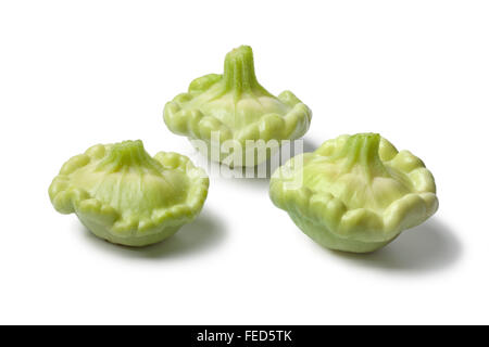 Frische Baby Pattypan Kürbisse auf weißem Hintergrund Stockfoto