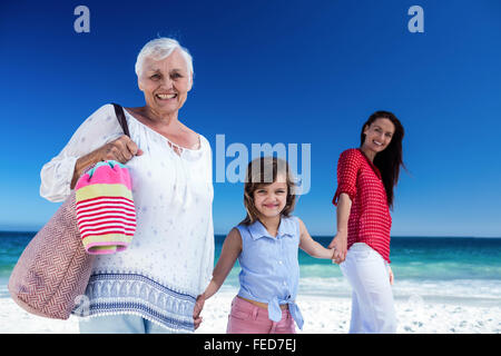 Multi-Generationen-Familie Hand in Hand Stockfoto