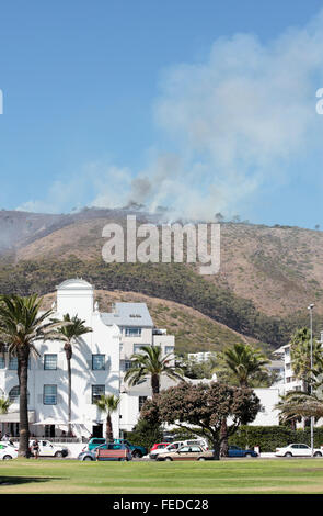 Feuer auf dem Signal Hill, Cape Town, Südafrika Stockfoto