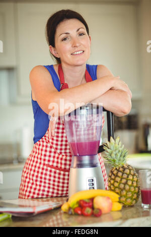 Frau Schiefer Hand am Mischpult Stockfoto