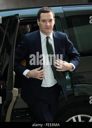 London, UK, 22. November 2015: britische konservative Partei Politiker Schatzkanzler George Osborne MP besucht die BBC Stockfoto