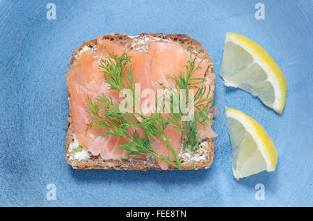 Open-Sandwich auf Platte Stockfoto