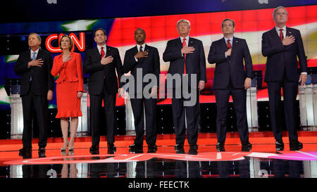 LAS VEGAS, NV - 15 Dezember: Republikanische Präsidentschaftskandidaten (L-R) John Kasich, Carly Fiorina Sen. Marco Rubio, Ben Carson, Donald Trump, Senator Ted Cruz, Jeb Bush Stockfoto