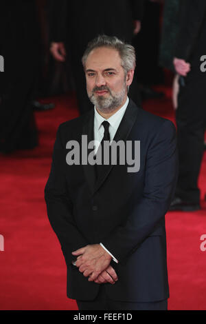 London, UK, 26. Oktober 2015: Sam Mendes besucht James Bond Spectre CTBF Filmpremiere in London Stockfoto