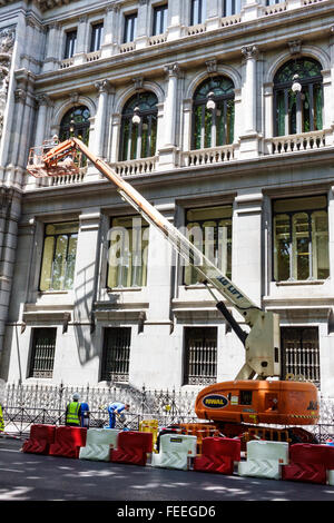 Madrid Spanien, Europa Europa, Spanien, Centro, Retiro, Paseo del Prado, Bauarbeiten, Riwal, Luftarbeitsbühne, Gebäude, Außenreparatur, Renovierung, JL Stockfoto