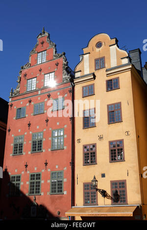 Gebäude Nr. 18 und 22 Stortorget Platz, Gamla Stan, Stockholm, Schweden Stockfoto