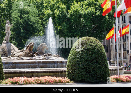 Madrid Spanien, Europa europäisch, spanisch, Centro, Retiro, Paseo del Prado, Fuente de Neptuno, Neptunbrunnen, Wahrzeichen, Barock, Ventura Rodriguez, Landschaft, scu Stockfoto