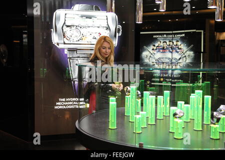 Kuala Lumpur, Malaysia. 4. Februar 2016. Denke an die HYT Boutique Kuala Lumpur erkunden die Sammlung aus dem HYT. HYT Boutique Start in Starhill Gallery Kuala Lumpur. © Soh Chee Wei/Pacific Press/Alamy Live-Nachrichten Stockfoto