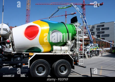 Betonmischer LKW, Baustelle Betonmischer Neubau, Prag Tschechische Republik Stockfoto