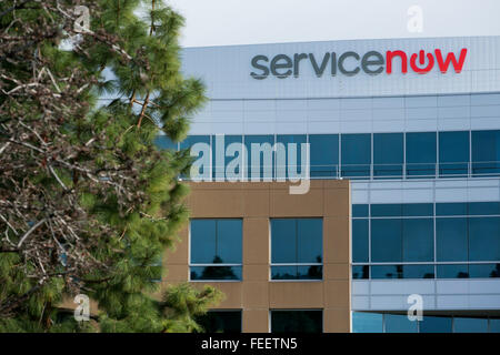 Ein Logo Zeichen außerhalb der Hauptsitz von ServiceNow in Santa Clara, Kalifornien am 23. Januar 2016. Stockfoto