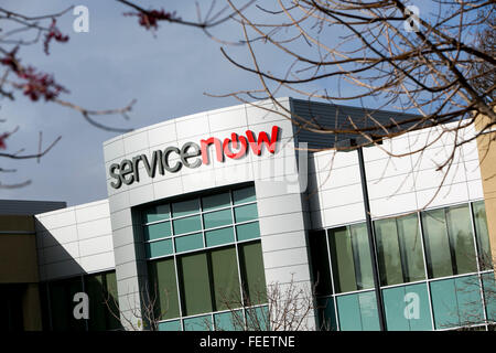 Ein Logo Zeichen außerhalb der Hauptsitz von ServiceNow in Santa Clara, Kalifornien am 23. Januar 2016. Stockfoto