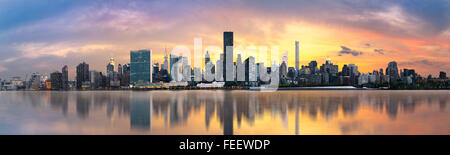 Lower Manhattan Skyline. Riesige Panorama USA Stockfoto