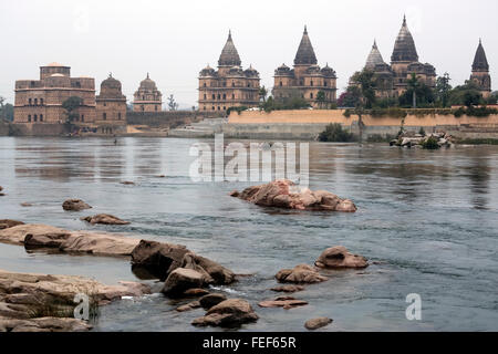 Ehrenmale, Orchha, Madhya Pradesh, Indien, Südasien Stockfoto