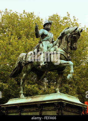 Statue an der Vorderseite Palast Noordeinde in den Haag, Niederlande. Stockfoto