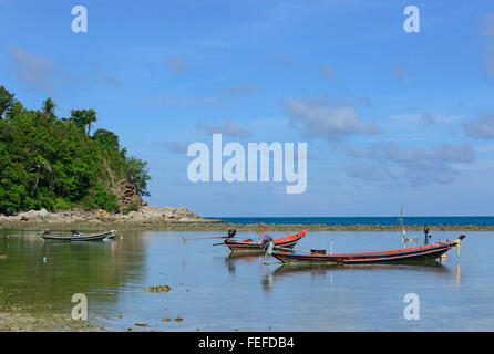 Long-Tail-Boote in hatte Salat Koh Phangan Thailand Stockfoto