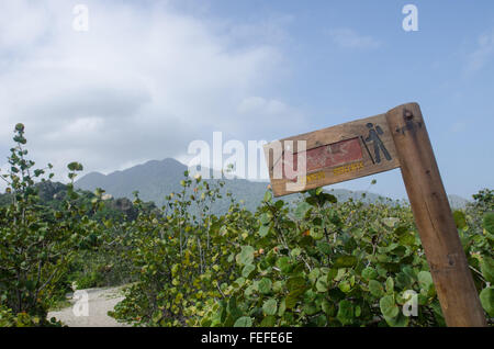 Strand im Tayrona National Park an der karibischen Küste von Kolumbien Stockfoto