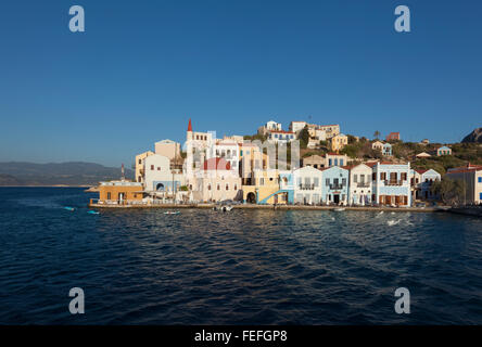 Kastellorizo ist eine kleine griechische Insel in der südlichen Ägäis in Griechenland. Es hat einen kleinen Flughafen und ist ein beliebter Tagesausflug von Kas Stockfoto