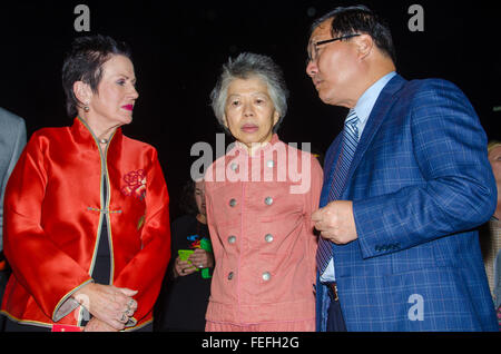 Sydney, Australien 6. Februar 2016: offizielle Auftaktveranstaltung der Stadt von Sydney Chinese New Year Dawes Zeitpunkt stattfand.  Chinese New Year-Veranstaltungen wird in ganz Sydney vom 6. bis zum 21. Februar stattfinden. Abgebildet ist Clover Moore (links Kredit: Mjmediabox/Alamy Live-Nachrichten Stockfoto