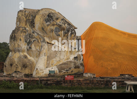 Großen liegenden Buddha Statue, Wat Phra non, Ayutthaya, Thailand, Asien. Stockfoto