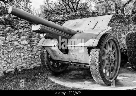 Kanone auf Rädern von italienischen Soldaten während des ersten Weltkrieges verwendet. Stockfoto