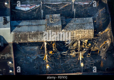 Luftaufnahme, Feuer, Aachen, Halle des WZL RWTH Aachen Campus Melaten völlig zerstört am 4./5.Februar 2016 Labor Werkzeugmaschinen Stockfoto