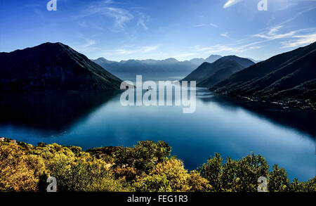 Sonnenaufgang in Bucht von Kotor, Perast, Montenegro Stockfoto