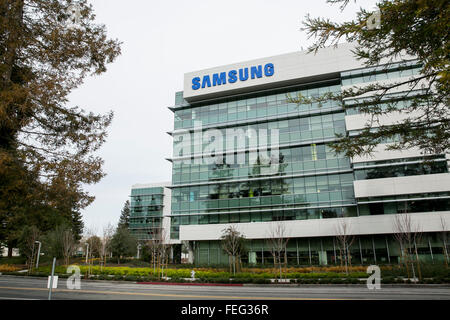 Ein Logo Zeichen außerhalb einer Einrichtung von Samsung in Sunnyvale, Kalifornien am 24. Januar 2016 besetzt. Stockfoto