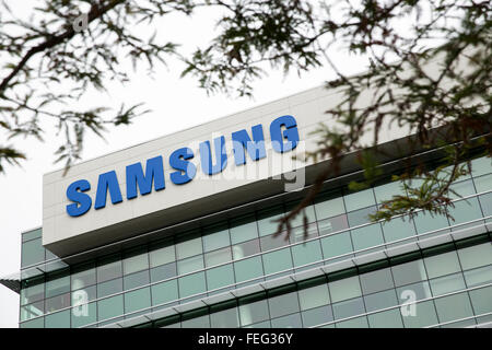 Ein Logo Zeichen außerhalb einer Einrichtung von Samsung in Sunnyvale, Kalifornien am 24. Januar 2016 besetzt. Stockfoto