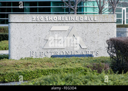 Ein Logo-Zeichen außerhalb der Hauptsitz von Electronic Arts in Redwood City, Kalifornien am 24. Januar 2016 Stockfoto